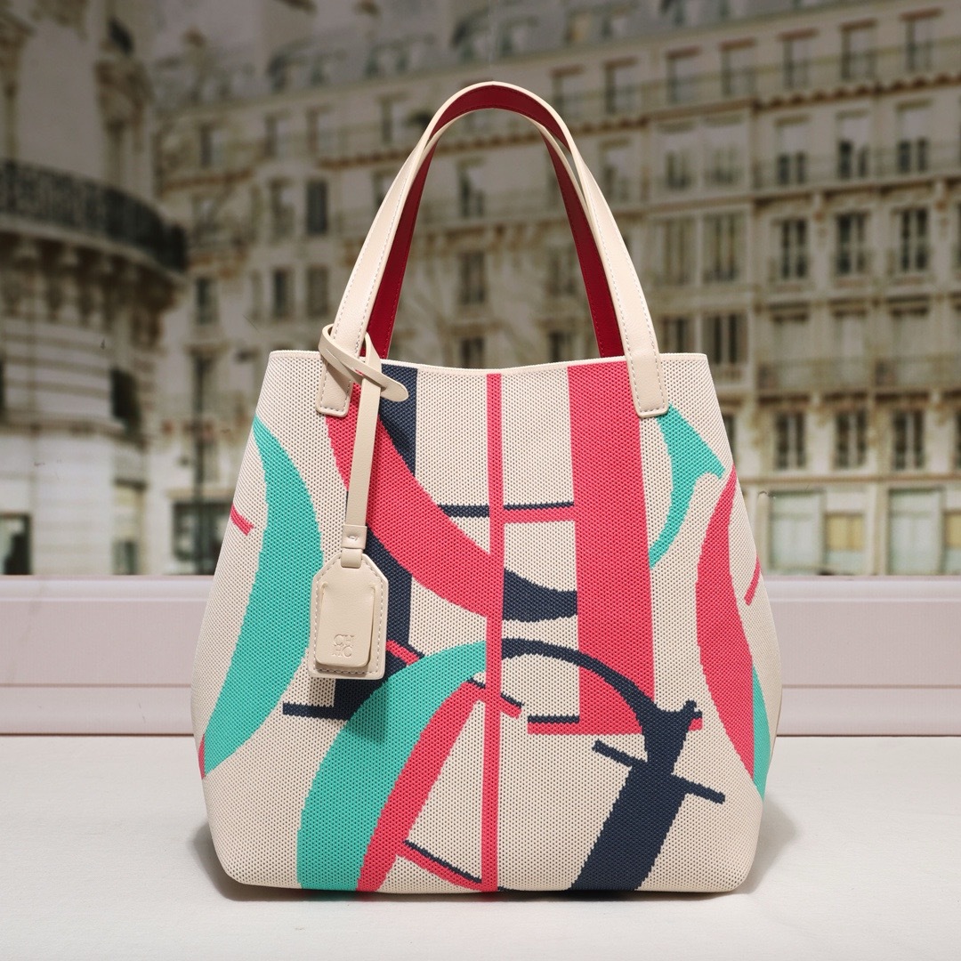 NEW Women's CH Fashion Print T - огляд і ціна Women Bags With Laptop Compartment