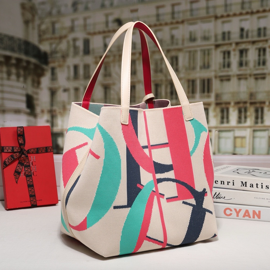 NEW Women's CH Fashion Print T - огляд і ціна Women Bags With Laptop Compartment