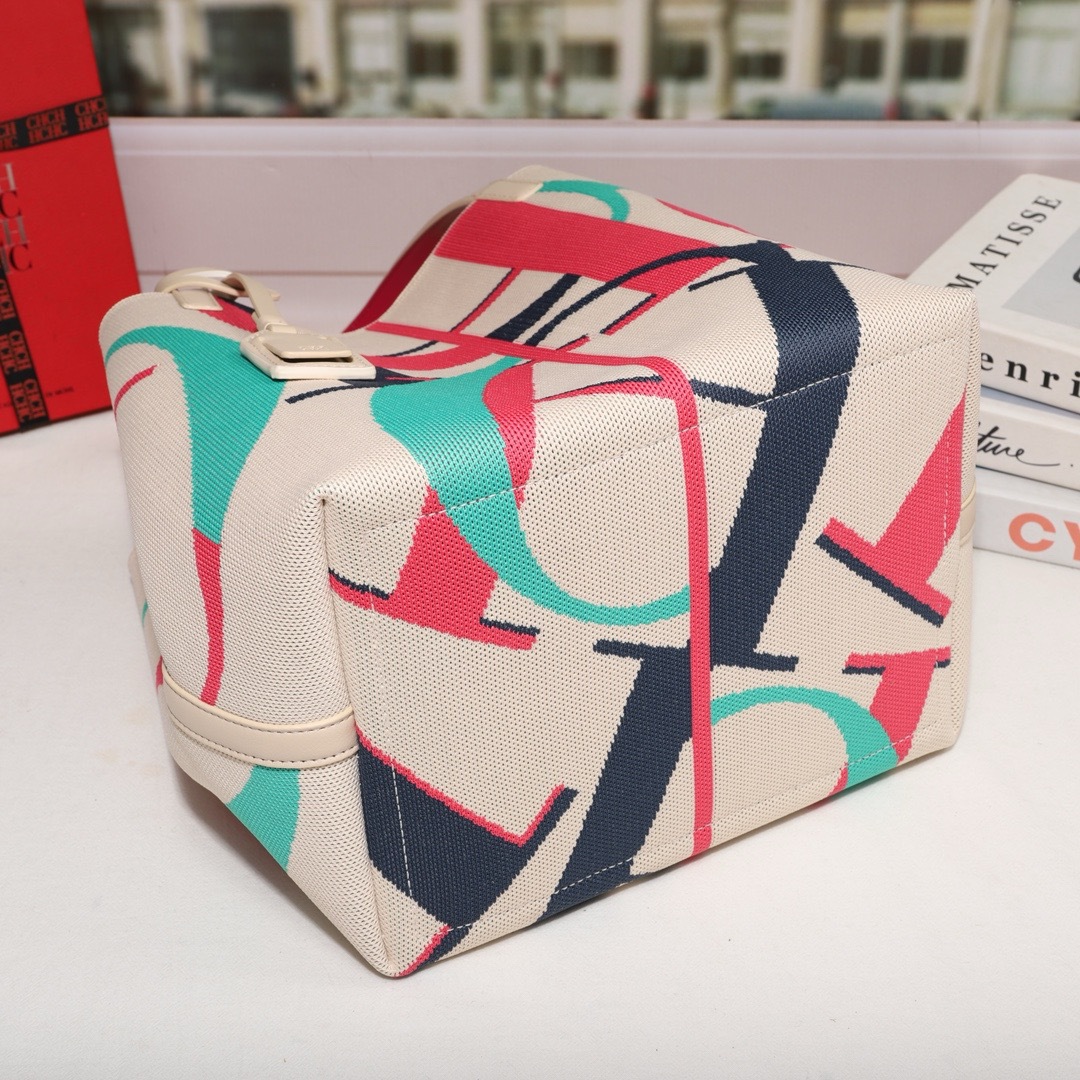 NEW Women's CH Fashion Print T - огляд і ціна Women Bags With Laptop Compartment