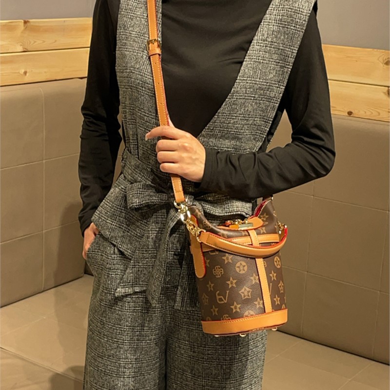 Light Luxury Brand Women's Bag - огляд і ціна Women Bags High End Brands