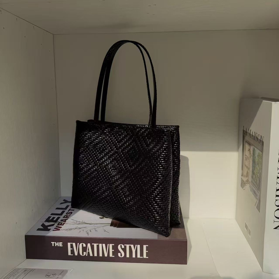 Mendy Genuine Leather Woven Pi - огляд і ціна Women'S Work Bags Designer