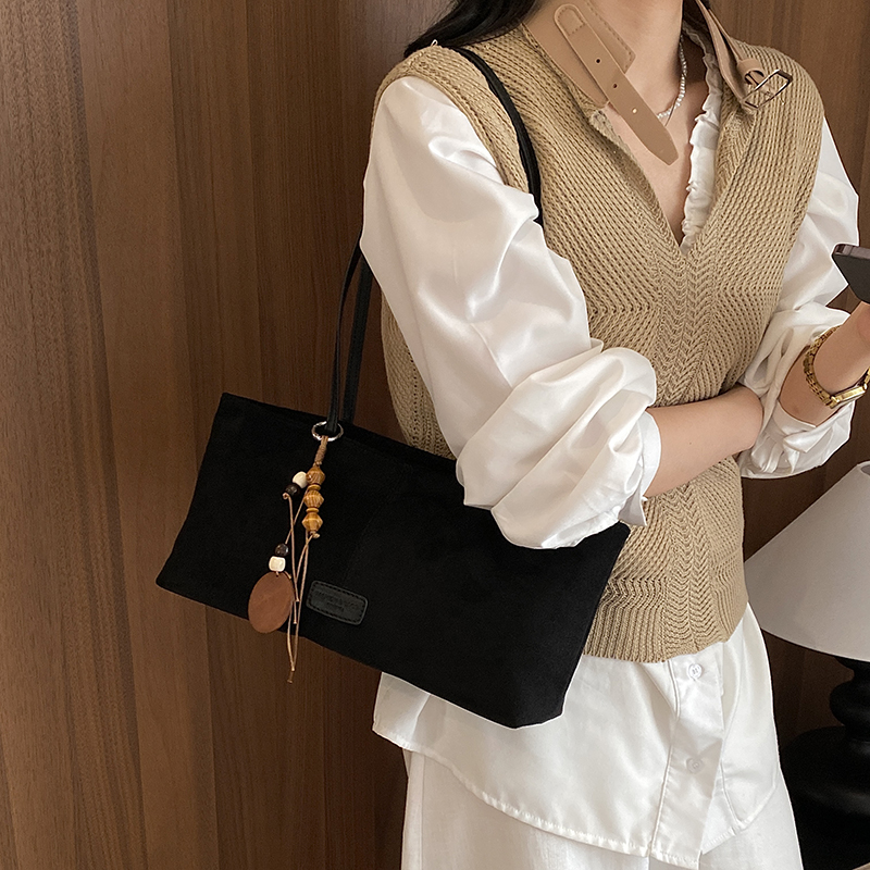 LEFTSIDE Retro Suede Shoulder  - огляд і ціна Women Bags 2026 Trends